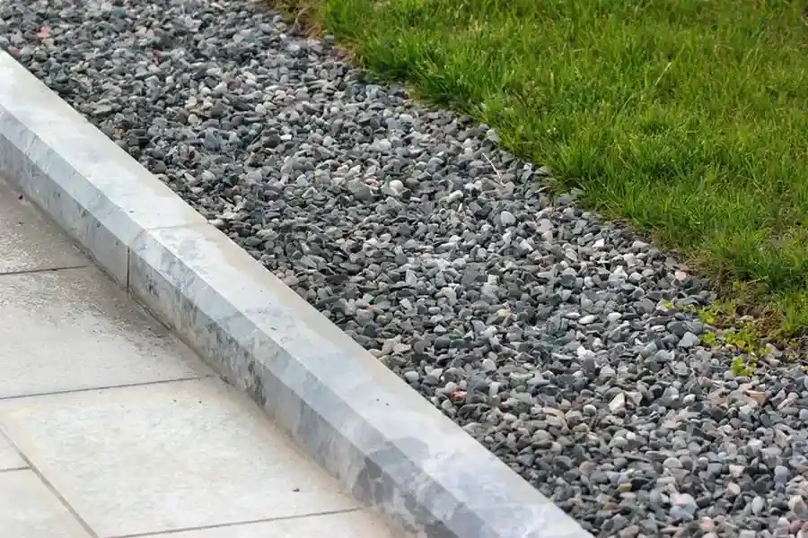 How Lawn Edging Prevents Weed Growth And Soil Erosion in Bellevue, WA